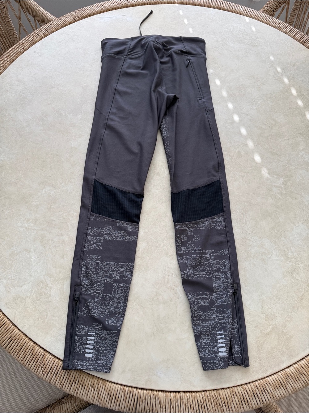 Under Armour Women's Charcoal Gray Patterned Performance Leggings